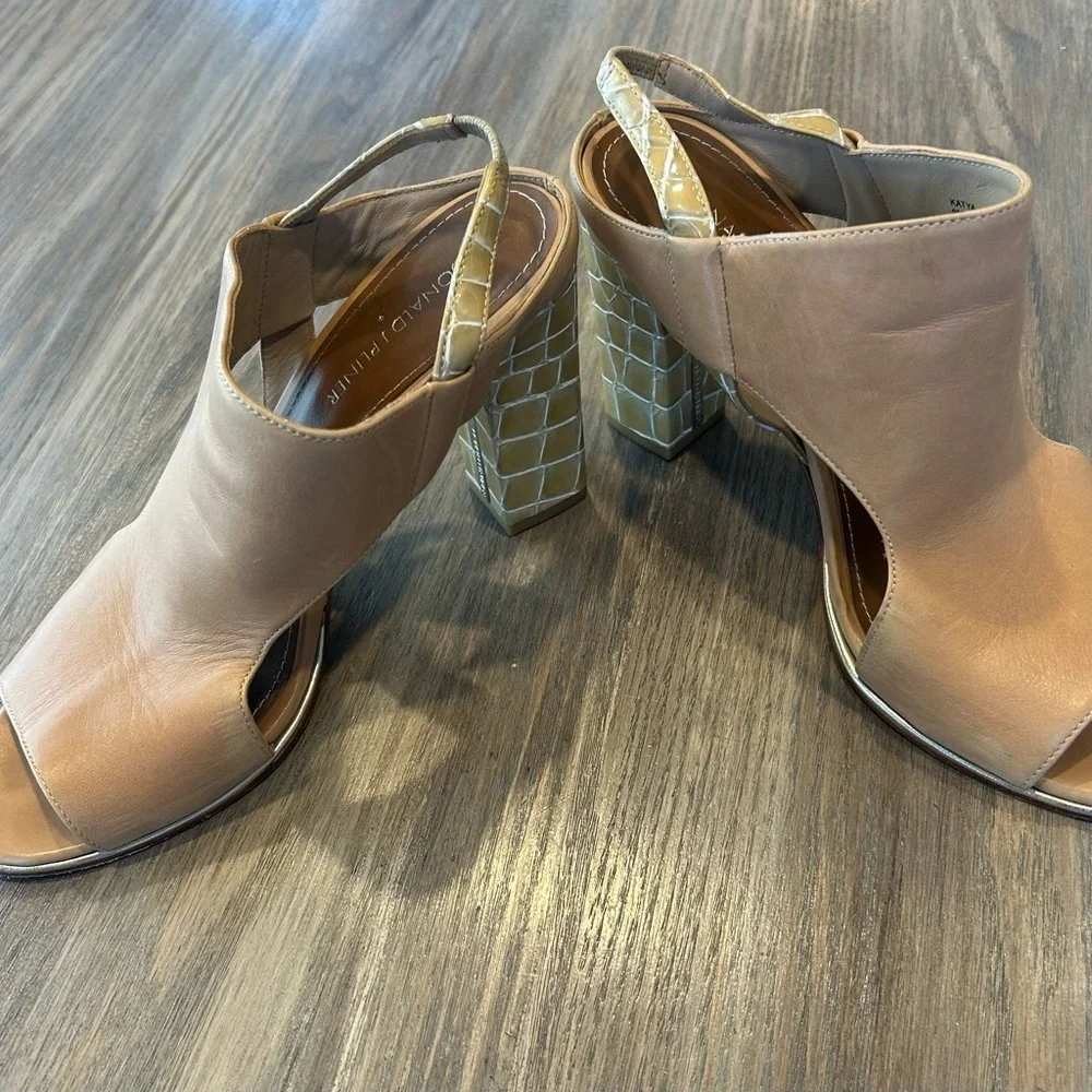 Womens Donald Pliner Katya Sand Leather Slingback Open Toe Block Heels Size 9M